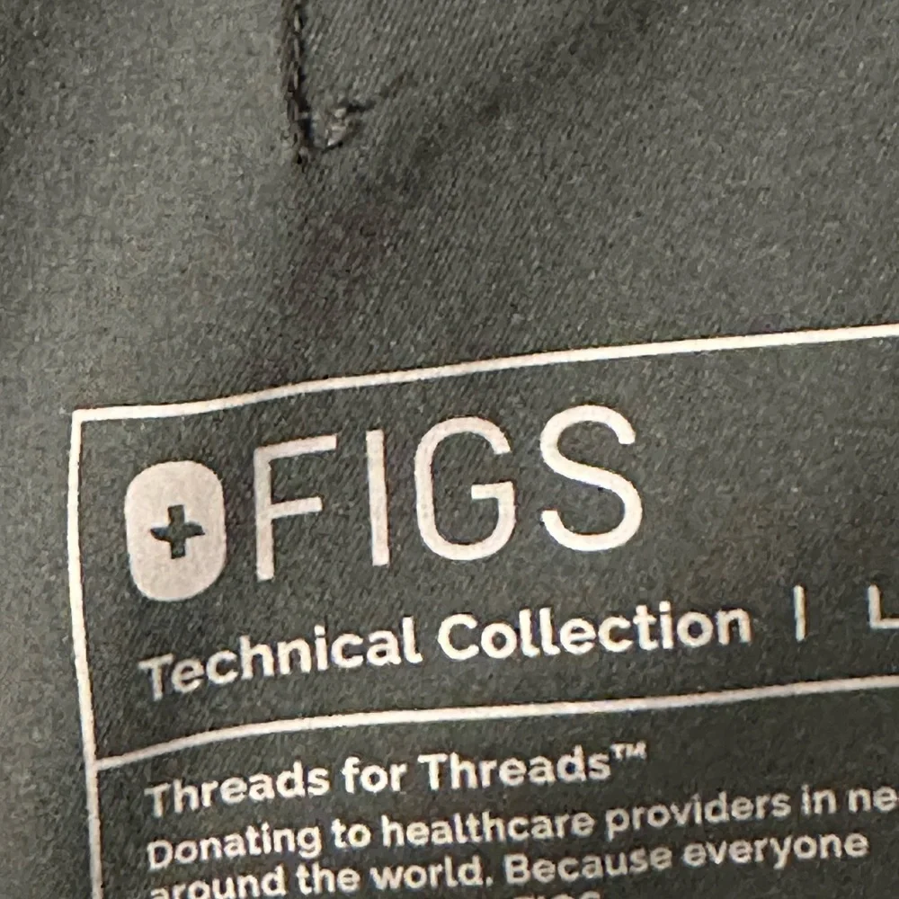Figs Charcoal Sage technical Scrubs Top and Pant Woman’s Large - Picture 10 of 12